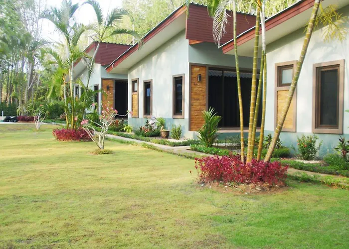 Phuket Sirinapha Resort